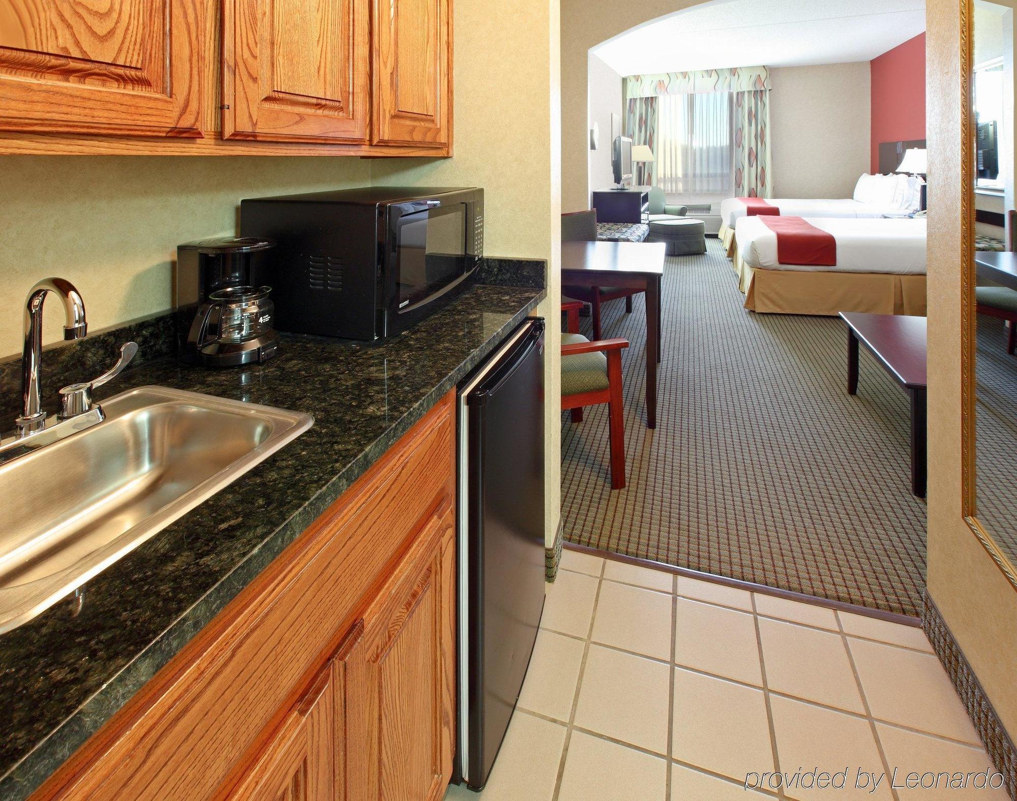 Holiday Inn Express Hotel & Suites Harrison Quarto foto